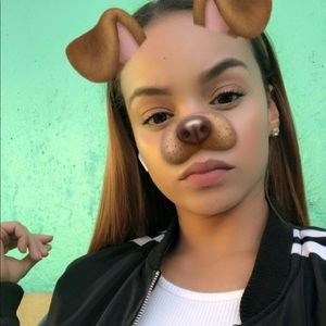 Meet your Posher, Monique